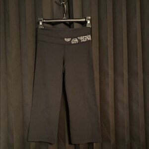 Lululemon women’s Black Floral Leggings Capri flares